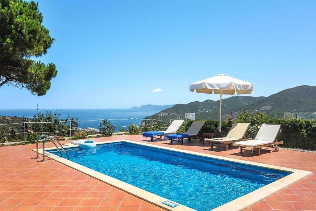 Villa Ouranos In Pefkias Skopelos Town Exterior photo